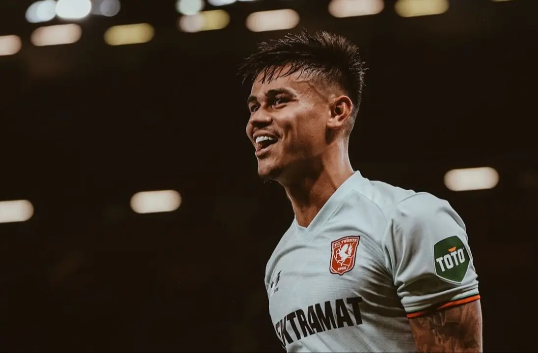 PSV Terancam Krisis Bek, Mees Hilgers Muncul Sebagai Opsi Menjanjikan